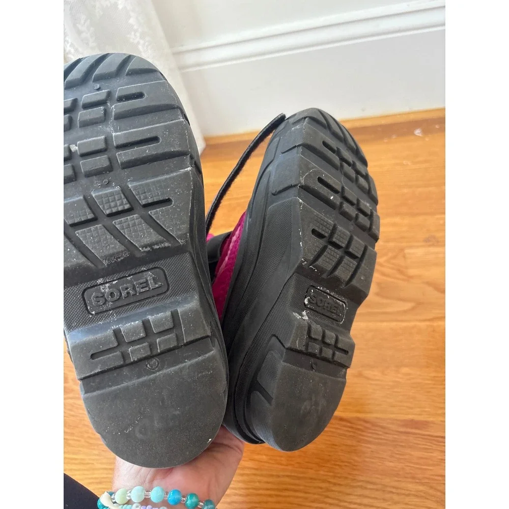 Sorel Kids Flurry Winter Snow Boots Pink Black Youth Size 1 NY1965-664
